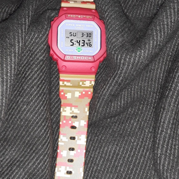 Super Mario Bros. G-shock - Picture 6 of 6